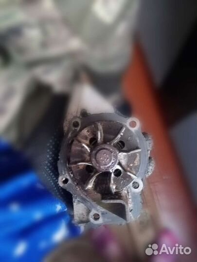 Помпа на Пежо 605