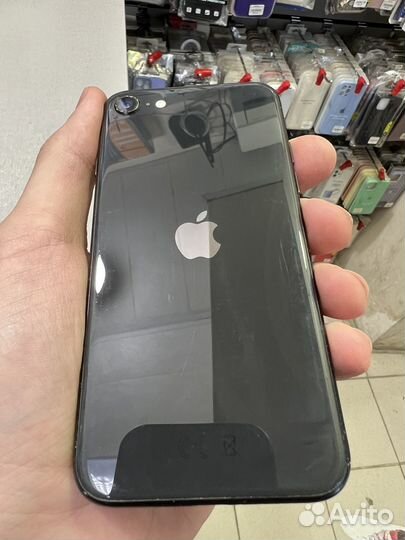 iPhone SE, 64 ГБ