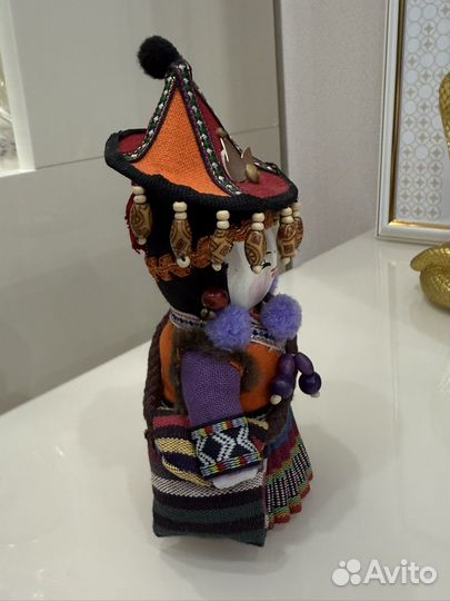 Национальная сувенирная кукла