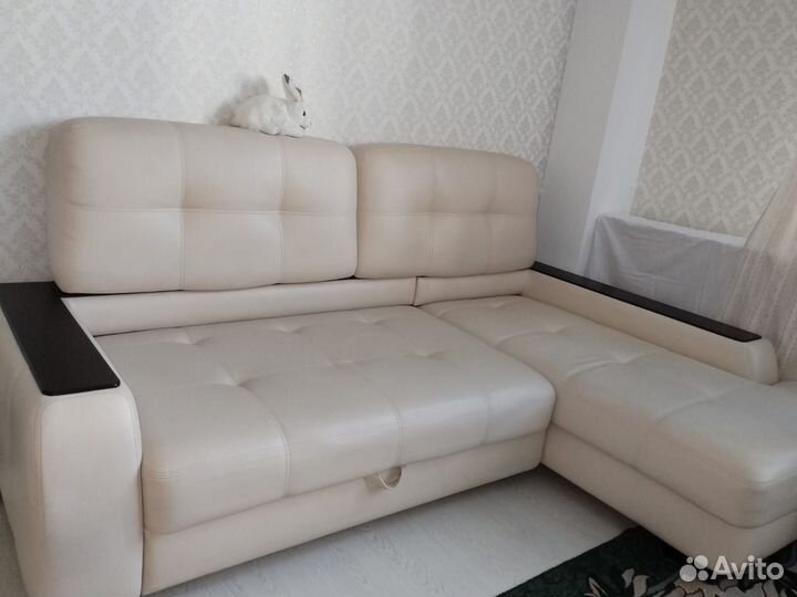 Продам кожаный диван