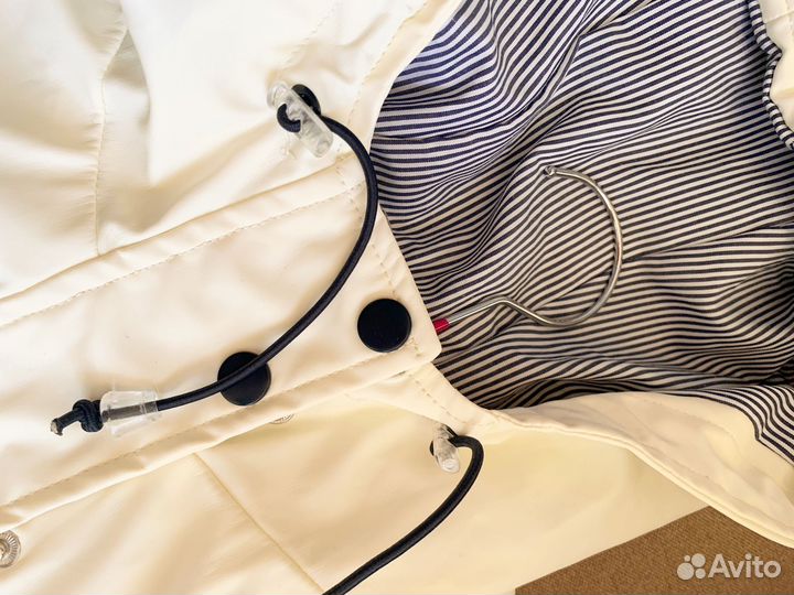 Ветровка женская S