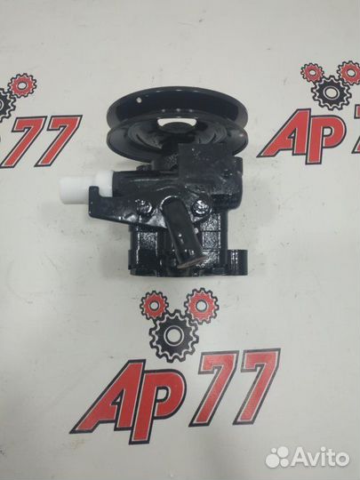 Насос гидроусилителя Mitsubishi L300 4D56 Mb501281