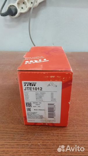 Наконечник рулевой правый Renault Clio III TRW