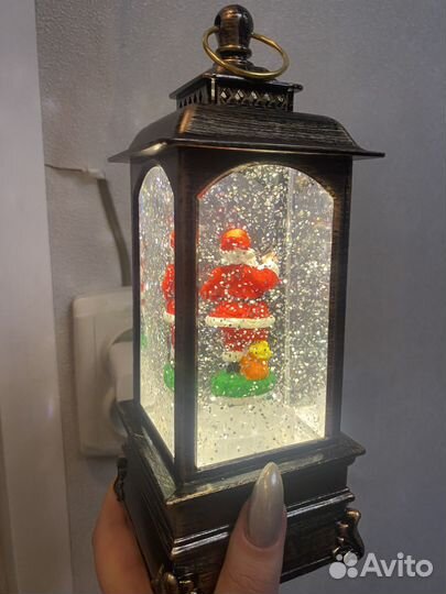 Новогодний фонарь со снегом