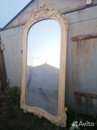 Старинное напольное зеркало