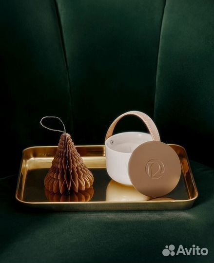 Свеча с ароматом ириса и гречанки