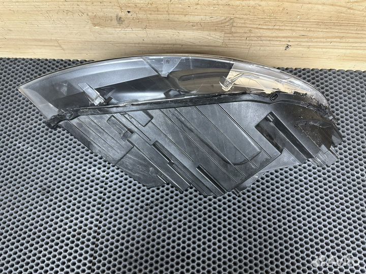 Volvo V40 Cross Country фара левая Full Led