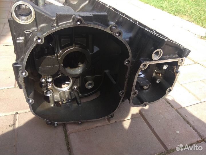 Kawasaki ZR750 Z750 08-12 мотор