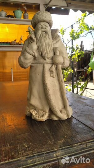 Фарфоровая статуэтка 