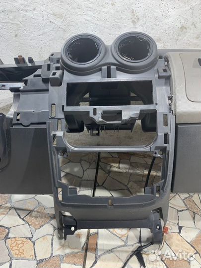 Торпедо Renault Logan седан 1.6 K4MC697 (103 Л.С.)