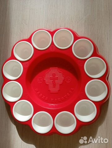 Пасхальное блюдо для яиц и кулича