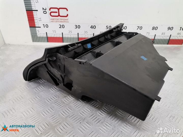 Бардачок Peugeot 307 2003 8220TW