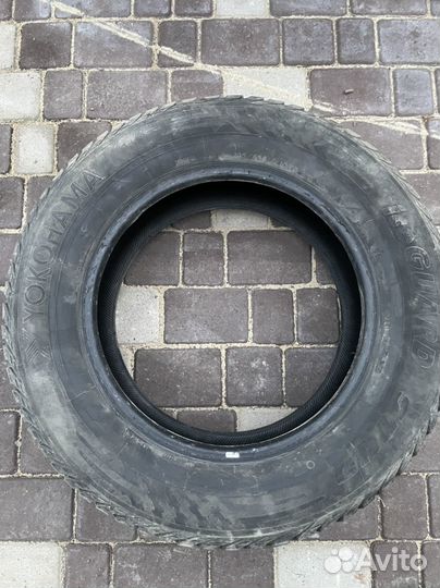 Yokohama IceGuard Stud IG65 235/65 R17 108