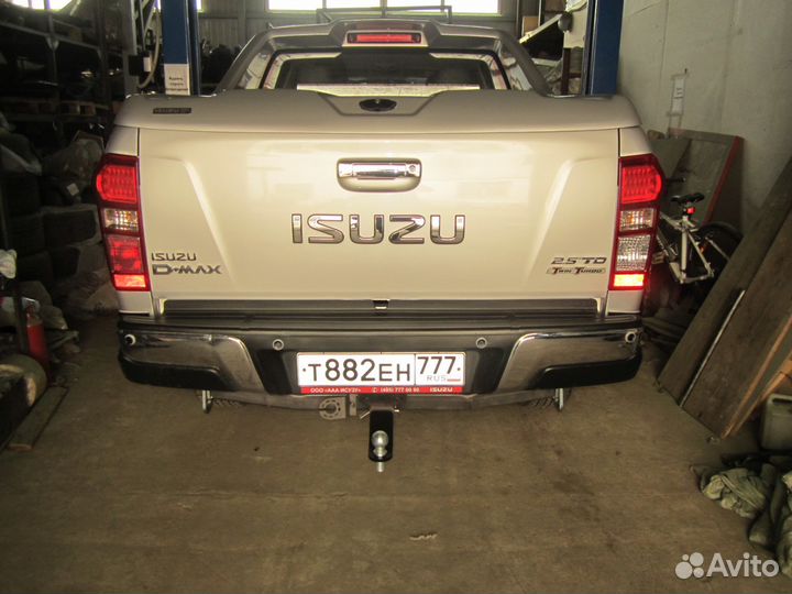 Фаркоп на Isuzu D-Max 2016