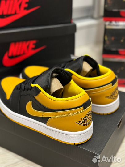 Кроссовки Nike