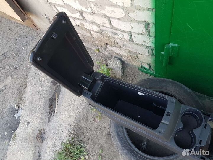 Подлокотник Mazda CX-7 (2006-2012)