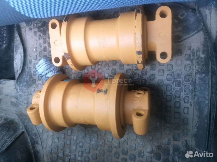 Каток поддерживающий Hitachi ZX330LC-3G