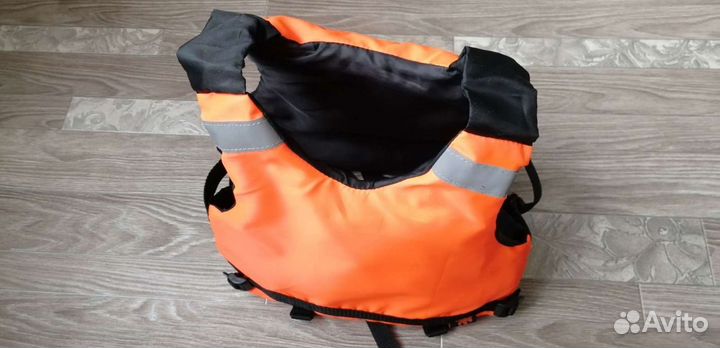 Спасательный жилет