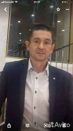 Водитель на личном легковом автомобиле
