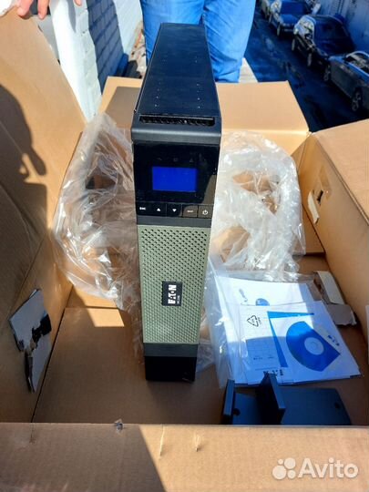 Источник бесперебойного питания Eaton 5PX 2200i RT