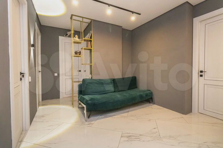 4-к. квартира, 90 м², 4/9 эт.