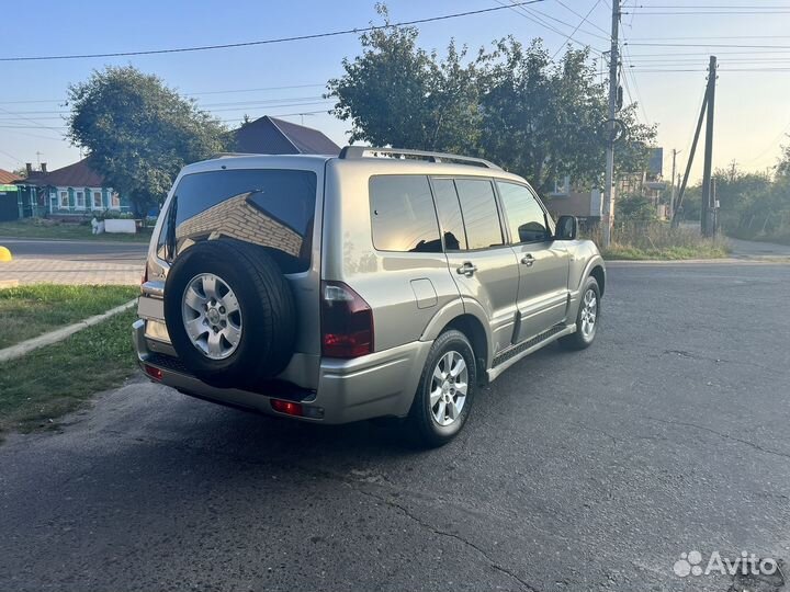 Mitsubishi Pajero 3.2 AT, 2005, 300 000 км