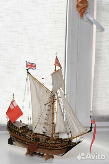Деревянная модель корабля