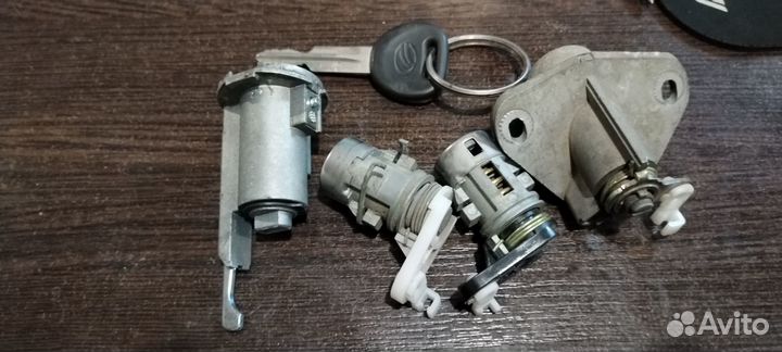 Chevrolet Lanos личинка замка зажигания с ключом