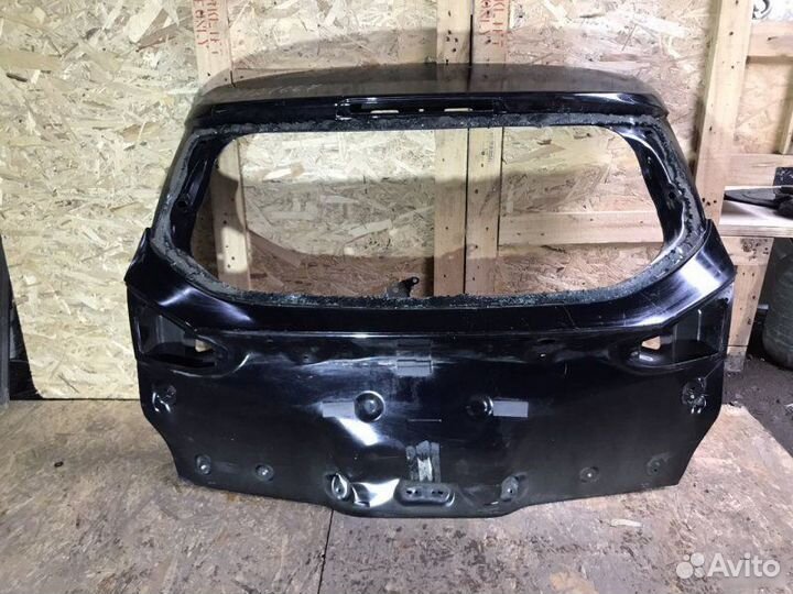 Крышка багажника Ford Focus