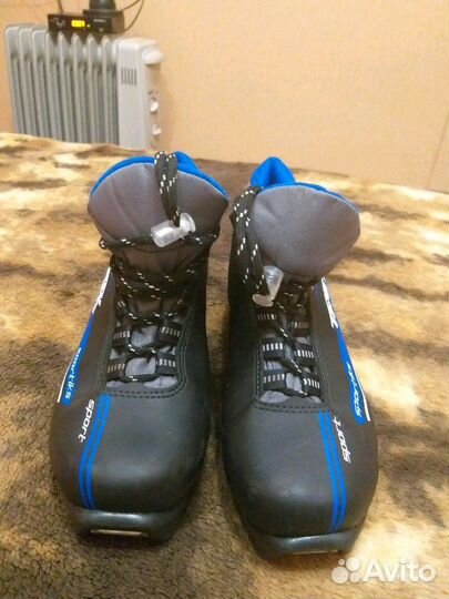 Лыжные ботинки