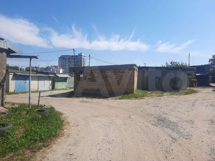 Гараж, > 30 м²