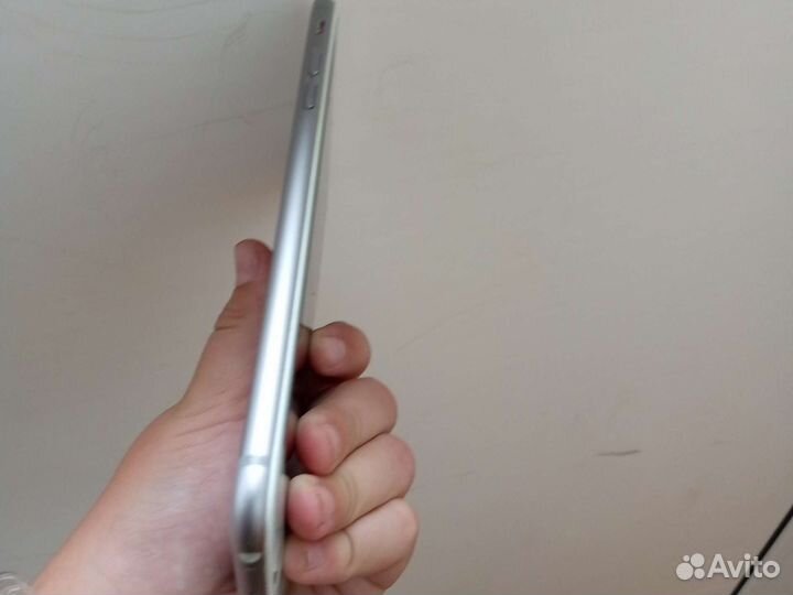 Телефон на запчасти