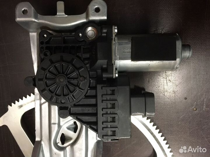 Opel astra h Электростеклoподъeмник пеpeднeй левый