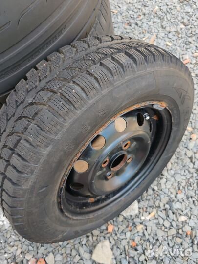 Пара колёс на Hyundai Accent R-13 (зимние)