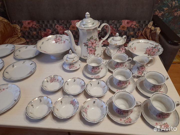 Фарфоровый чайно кофейный сервиз(коростень)