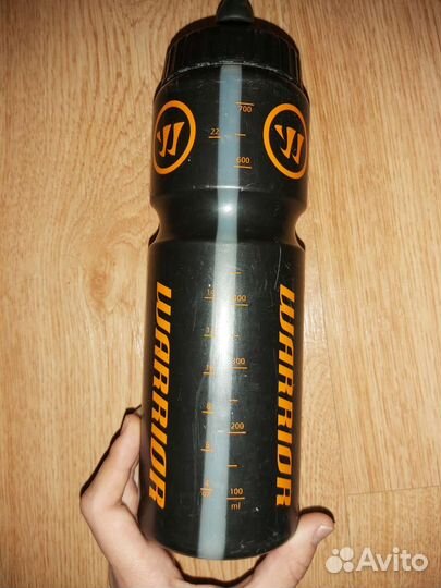 Бутылка хоккейная