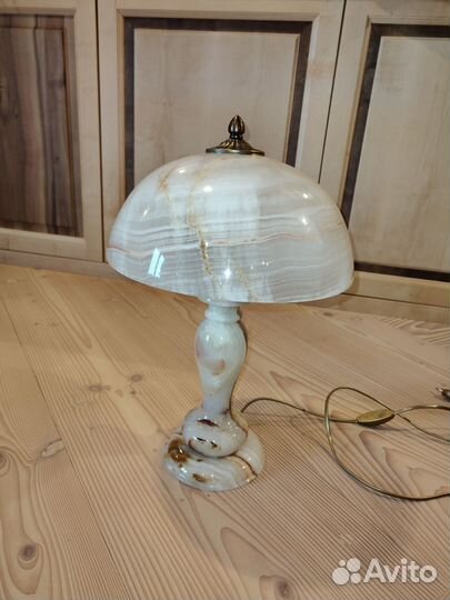 Лампа настольная