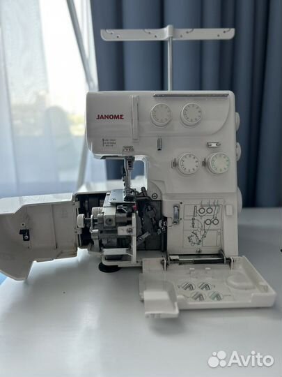 Швейная машина оверлок Janome Т-34