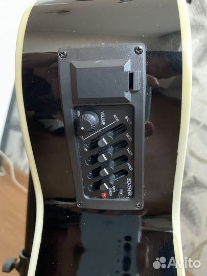 Электроакустическая гитара