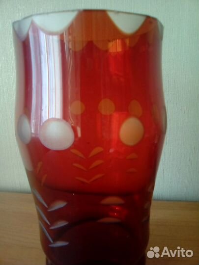 Ваза. красное стекло-250