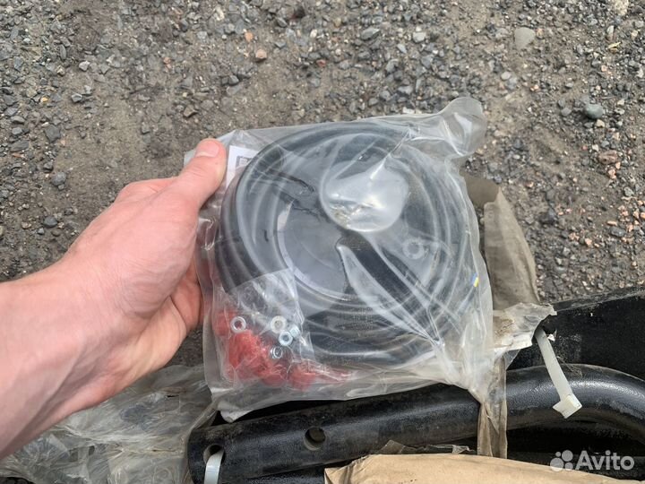 Фаркоп на Nissan almera