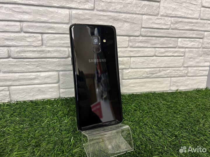 Samsung Galaxy A8 (2018), 4/32 ГБ