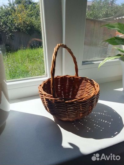 Корзина плетеная из лозы