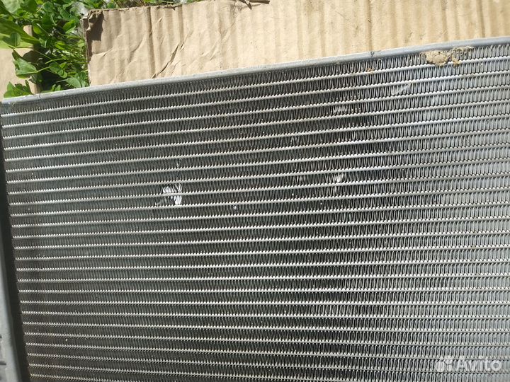 Радиатор двигателя Volkswagen Polo седан