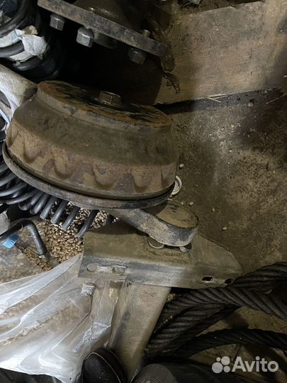 Ось резино-жгутовая с тормозом г/п 1800 кг