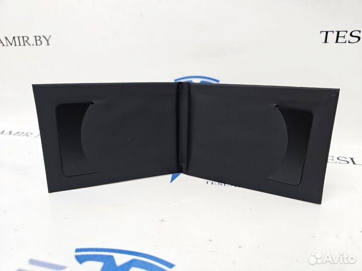 Ключ-карта Tesla Model Y 2021 1131087-00