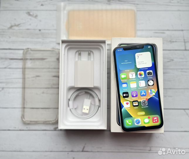 iPhone X, 64 ГБ