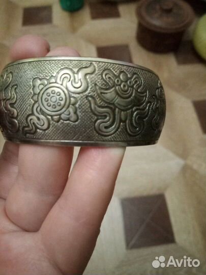 Браслет металл с чеканкой