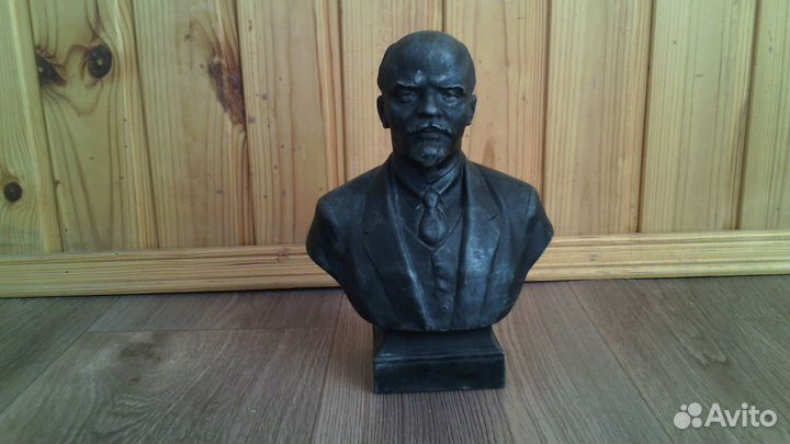 Бюст Ленина