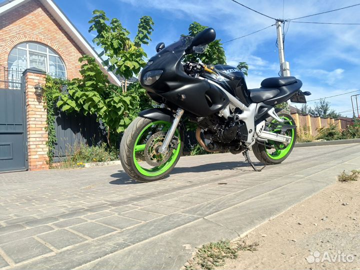 Мотоцикл спортивный suzuki SV 650S
